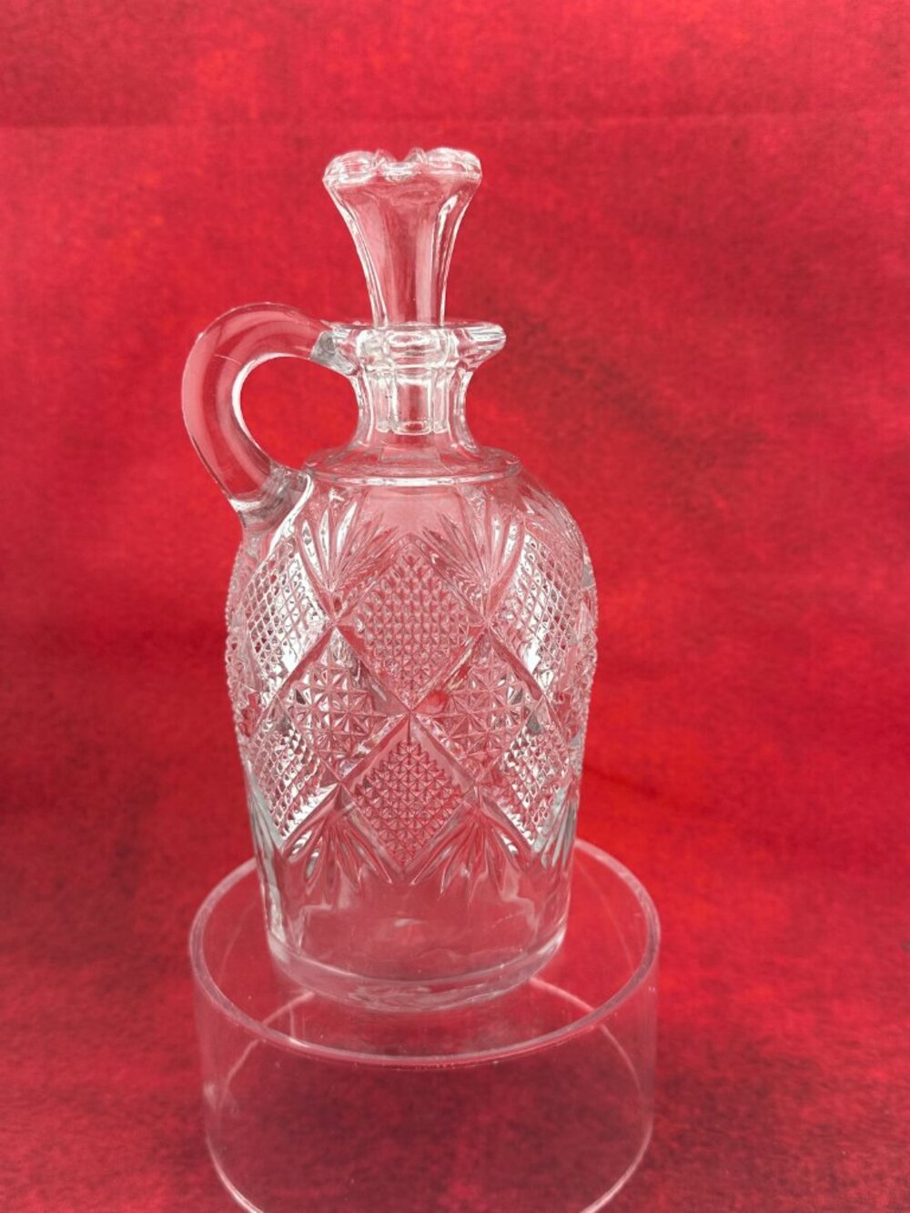 EARLY AMERICAN PATTERN GLASS STYLE PRESSED GLASS JUG/DECANTER with GLASS STOPER - Picture 3 of 9